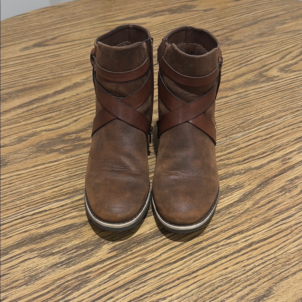 Girl’s Brown Leather Boots